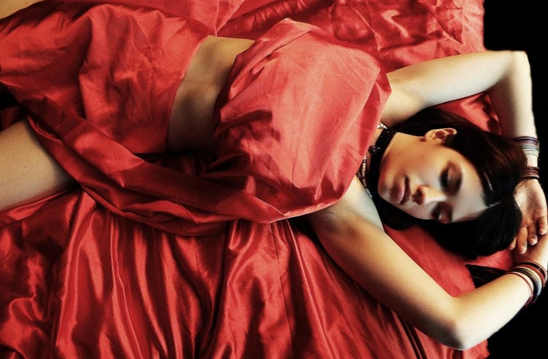 Female model photo shoot of Harlequin Vampire by Dlheinzelman
