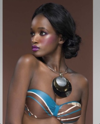 Female model photo shoot of Bruna Ndiaye
