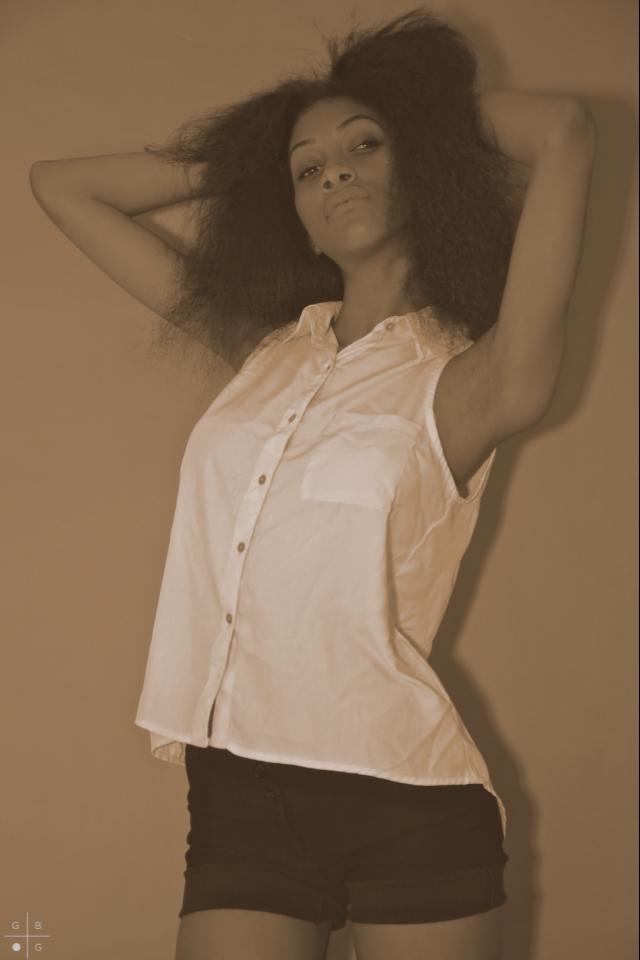 Female model photo shoot of Aaliyah Jones