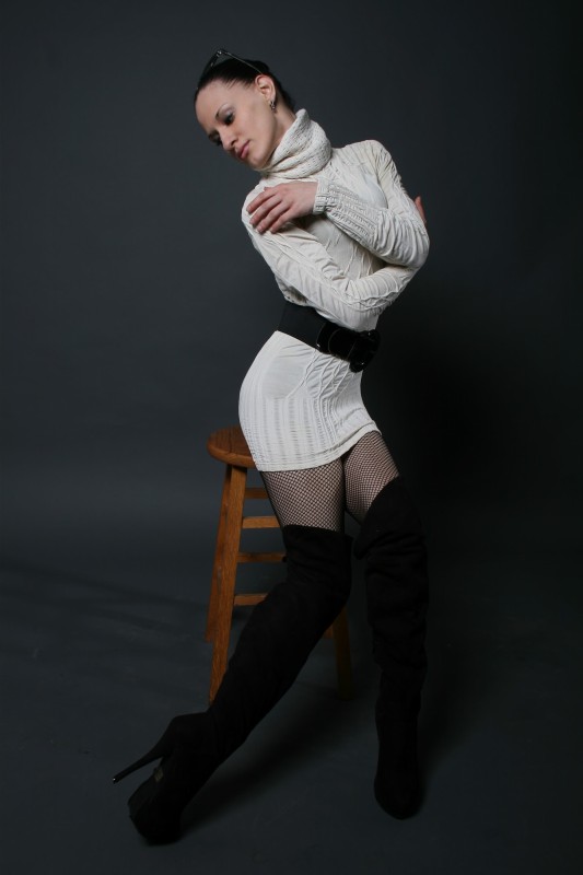 Female model photo shoot of Daniella STO