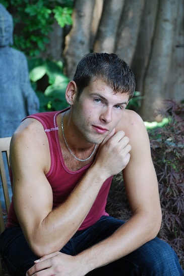 Male model photo shoot of Chris Ograbisz