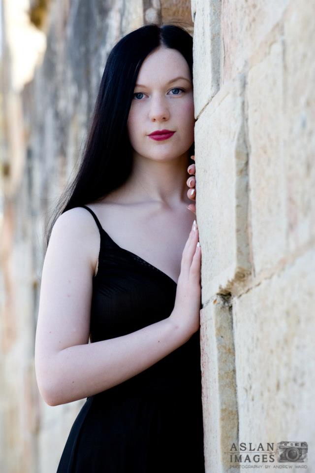 Female model photo shoot of Laura Fillisch-Wilson by Aslan Images