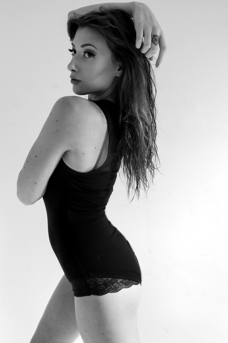 Female model photo shoot of Shelbi Nicole