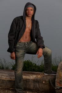 Male model photo shoot of Daniel Kings