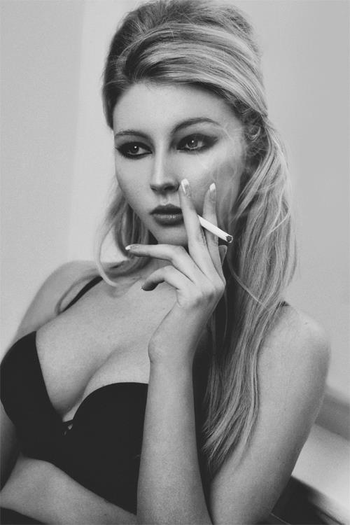 Female model photo shoot of Charlotte Wiliams18