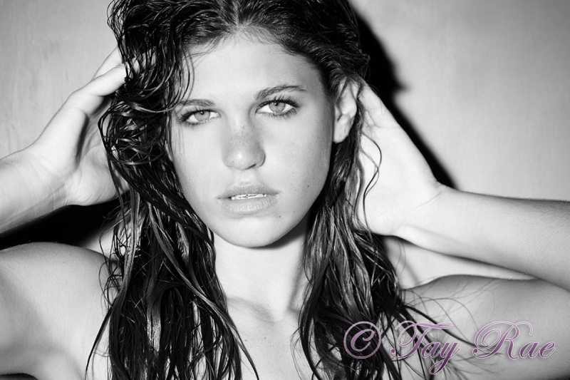 Female model photo shoot of Tay Rae miami