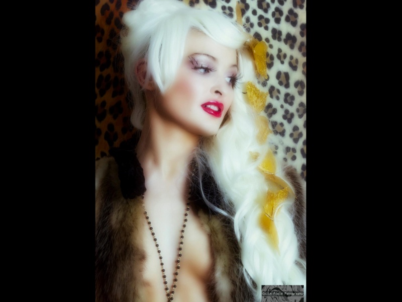 Female model photo shoot of Sirens Make Up 