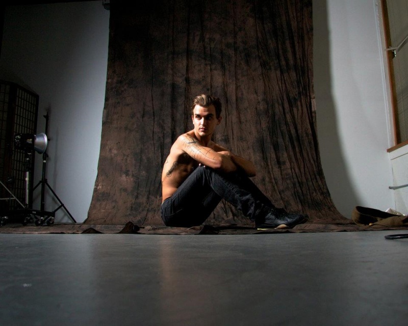 Male model photo shoot of Josh Lofty by shuttersnipe in Seattle, Washington