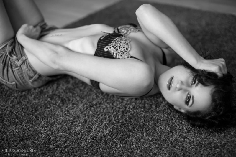 Female model photo shoot of agnuzele