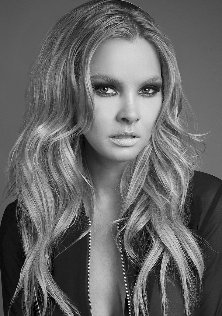 Female model photo shoot of Ashley Walker Makeup