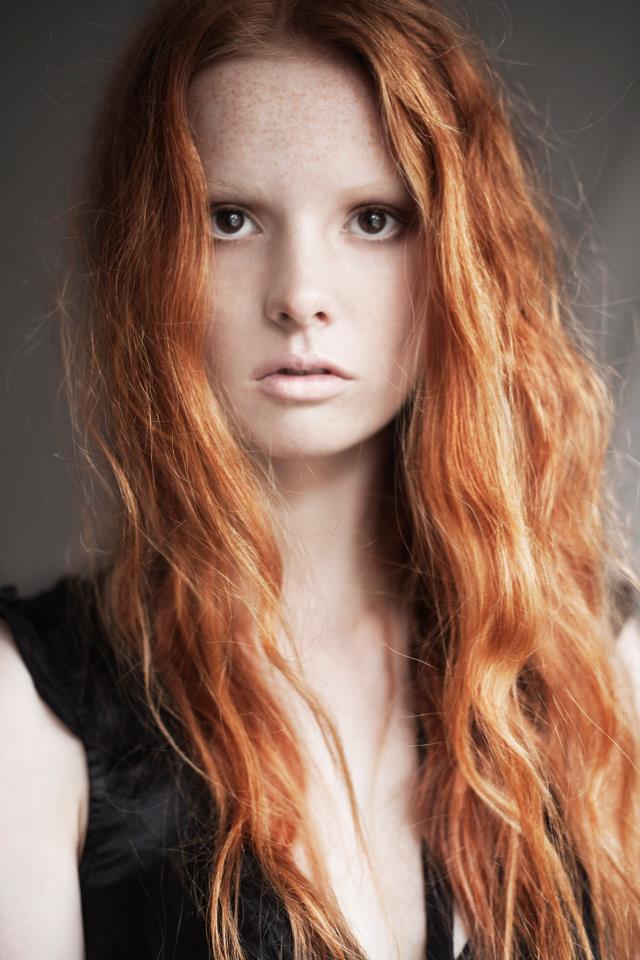 Female model photo shoot of Ashleigh Dormer MUA