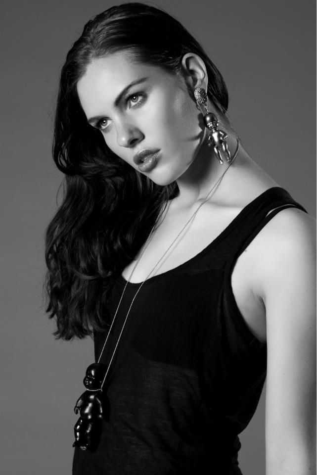 Female model photo shoot of Annebel Van de Mortel