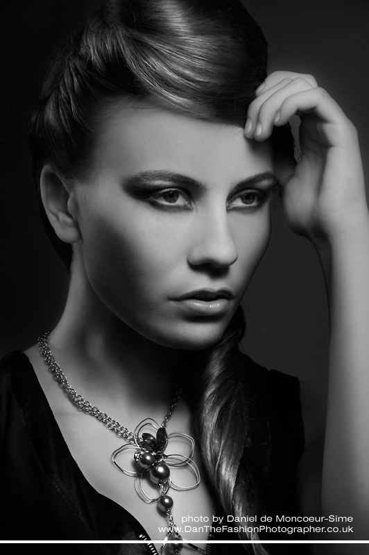 Female model photo shoot of Cindybuzz by Daniel Moncoeur-Sime