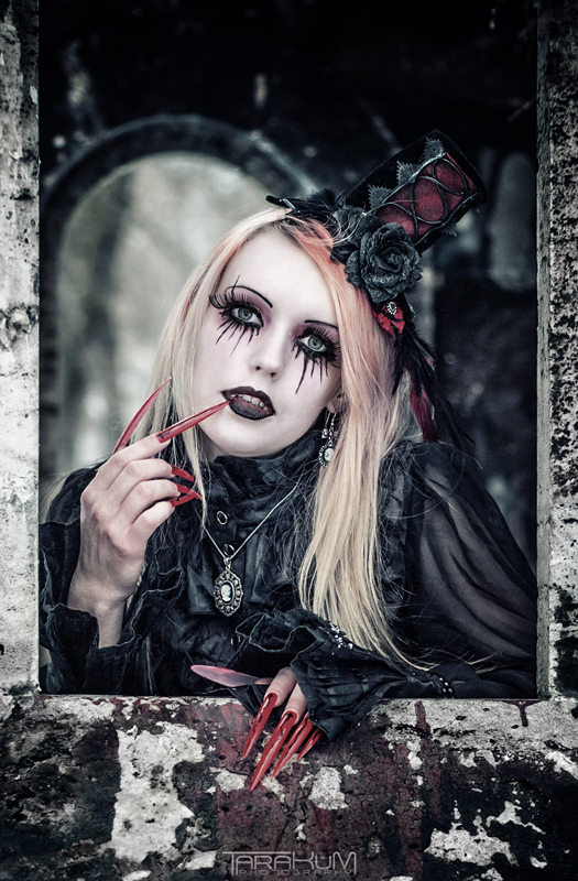 Female model photo shoot of blood_betty in Gdańsk