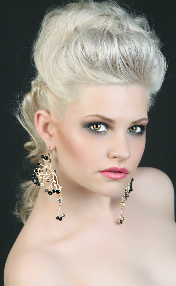 Female model photo shoot of Lunaversoul Jewelry and sdporter by Steve Sarich in Seattle, makeup by Katya Gudaeva