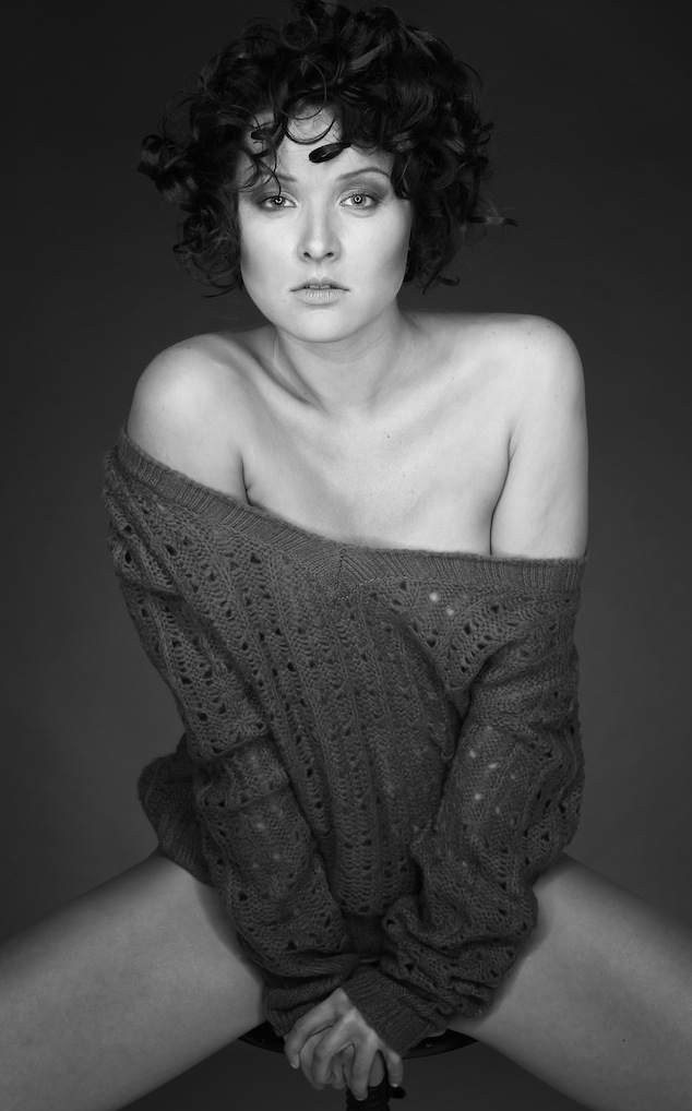 Female model photo shoot of Annika Michaelis