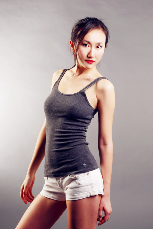 Female model photo shoot of Jingsi 