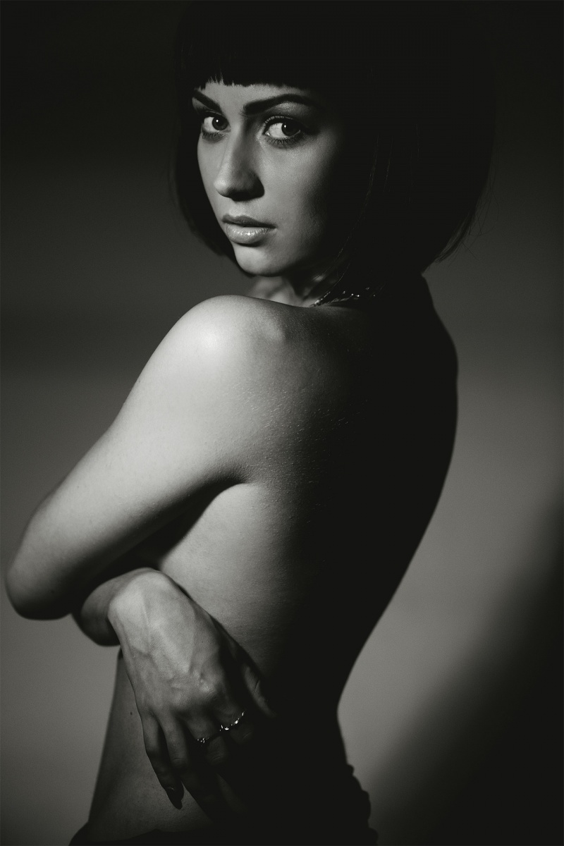 Female model photo shoot of Anastasia Karpoukhina