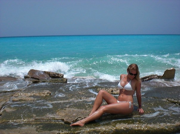 Female model photo shoot of HeavenlyAdrenalin in Cancun Mexico