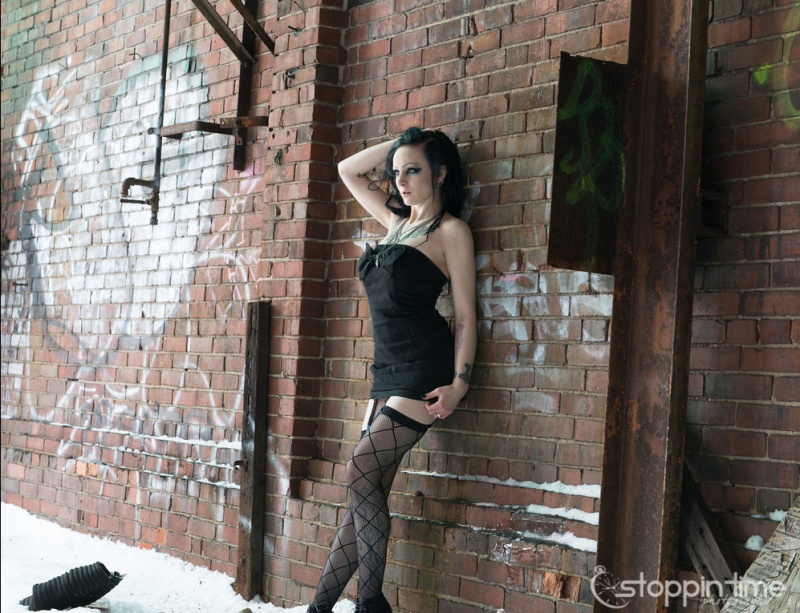 Female model photo shoot of Amanda Macabre by Images by Pat Hayes