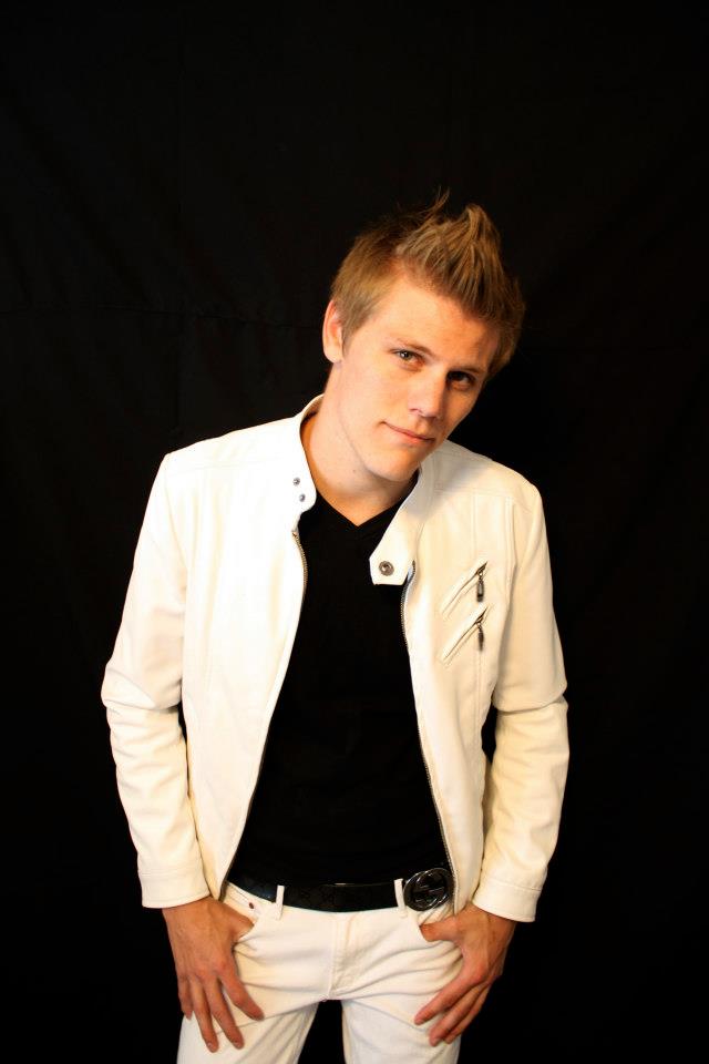 Male model photo shoot of Matthias023