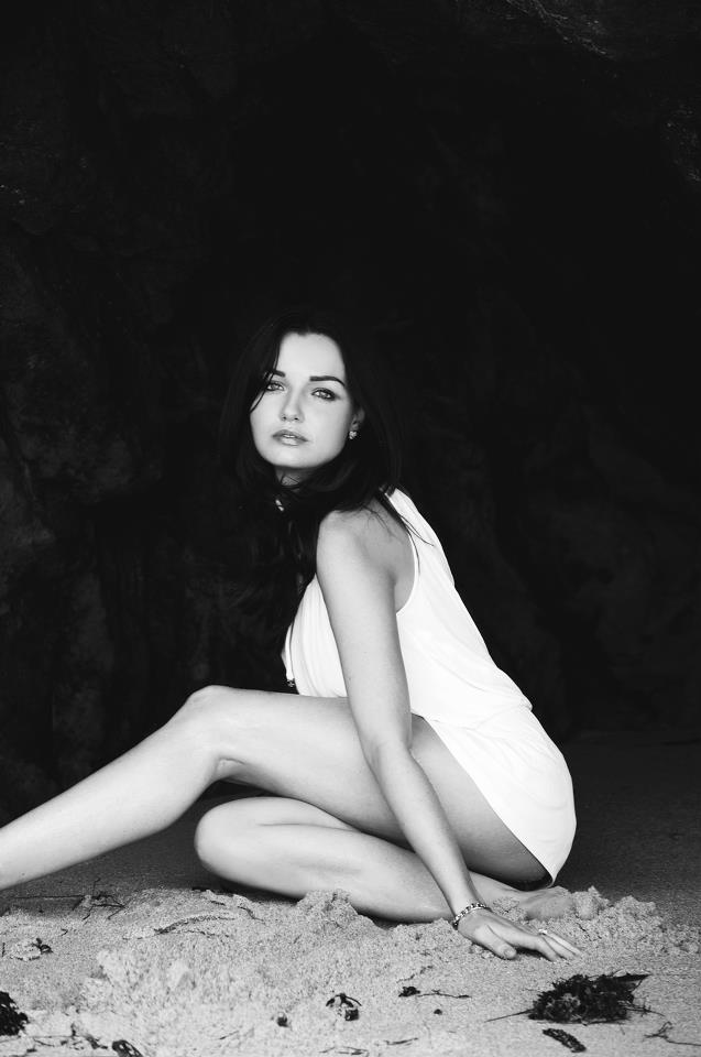 Female model photo shoot of Alyssa Benolkin