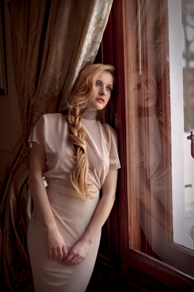 Female model photo shoot of Polina_T and dominikanm by Iwona Aleksandrowicz