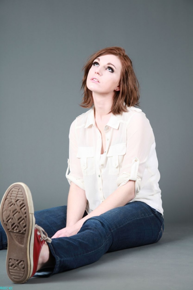 Female model photo shoot of Kirsti allen