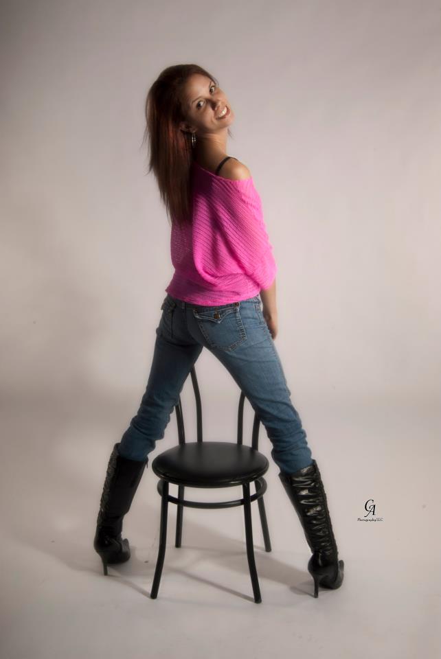 Female model photo shoot of Dena H in Maumelle, Arkansas