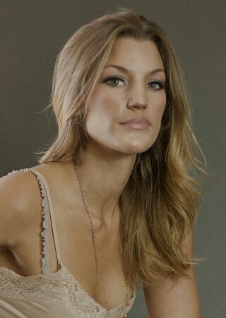 Female model photo shoot of Jennifer Muse