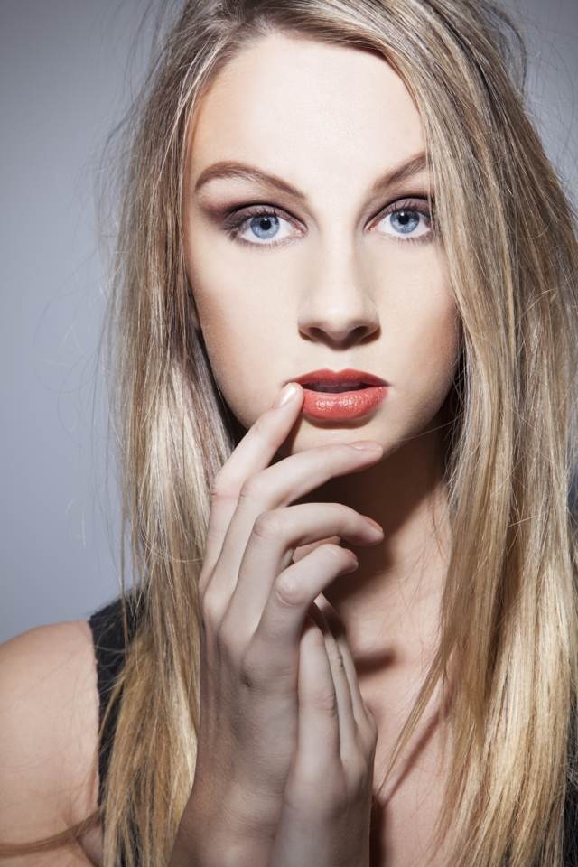 Female model photo shoot of Lara Capper MUA