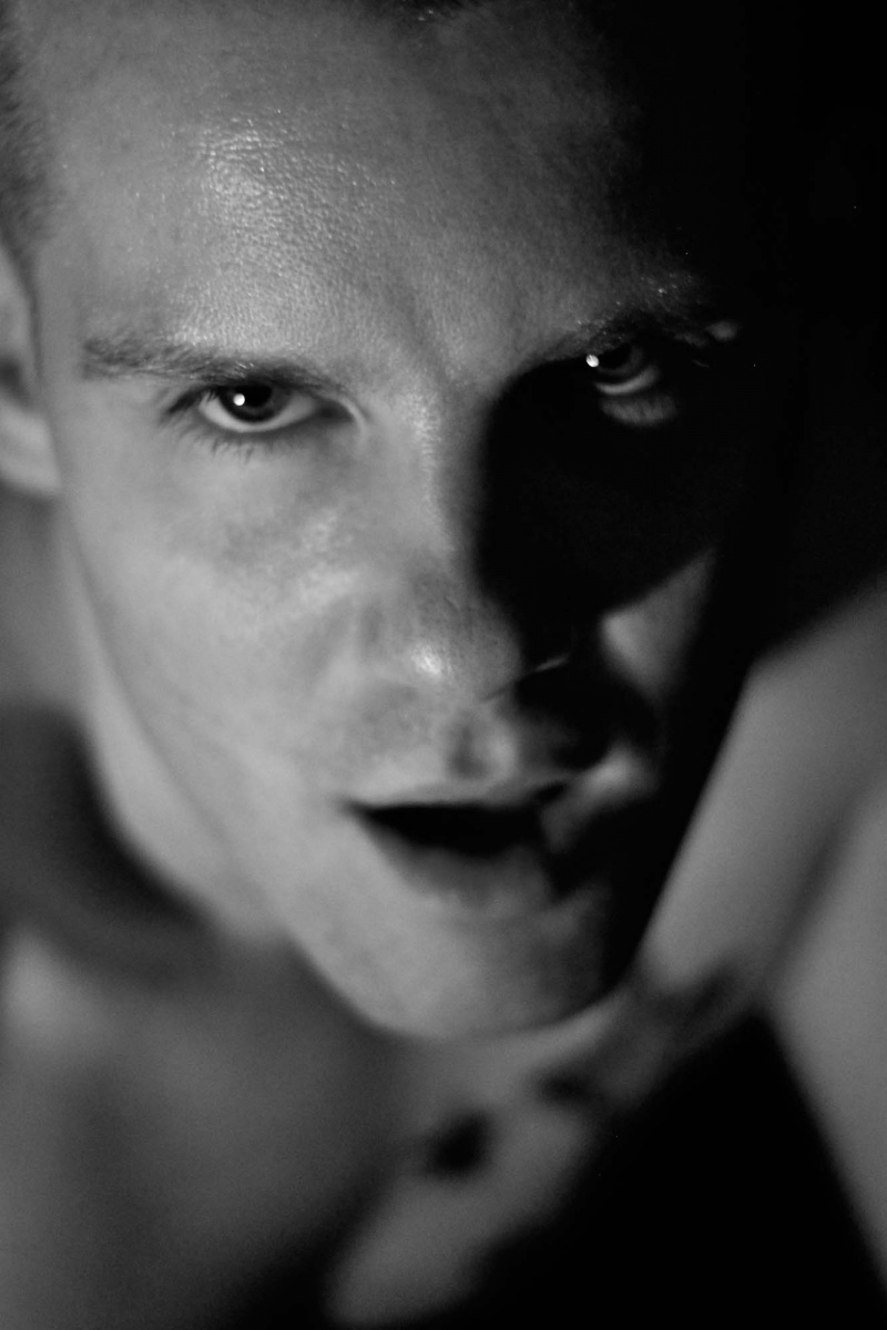 Male model photo shoot of Rick Saint 