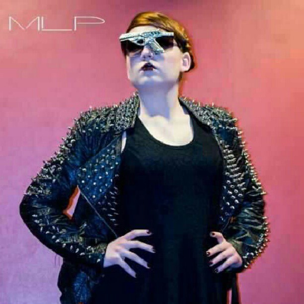 0 model photo shoot of OMG Fashion shades