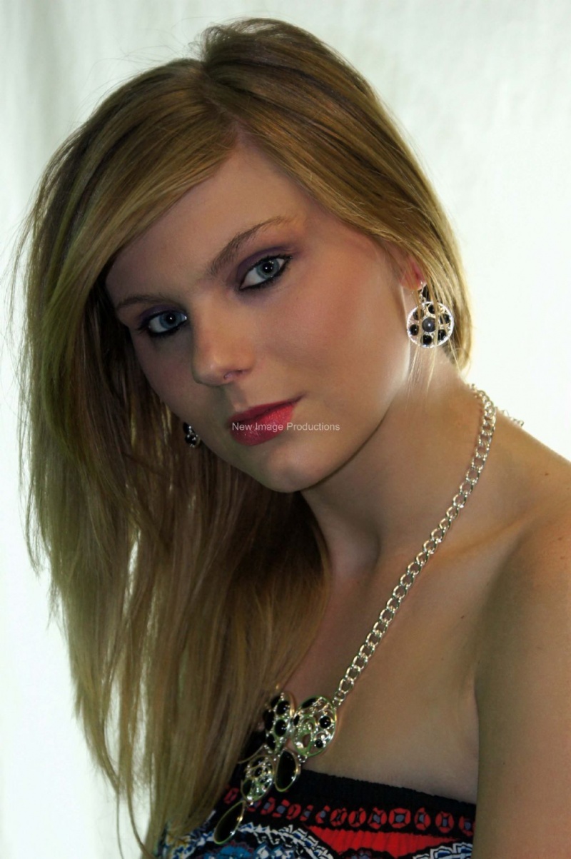Female model photo shoot of Tara McCombs