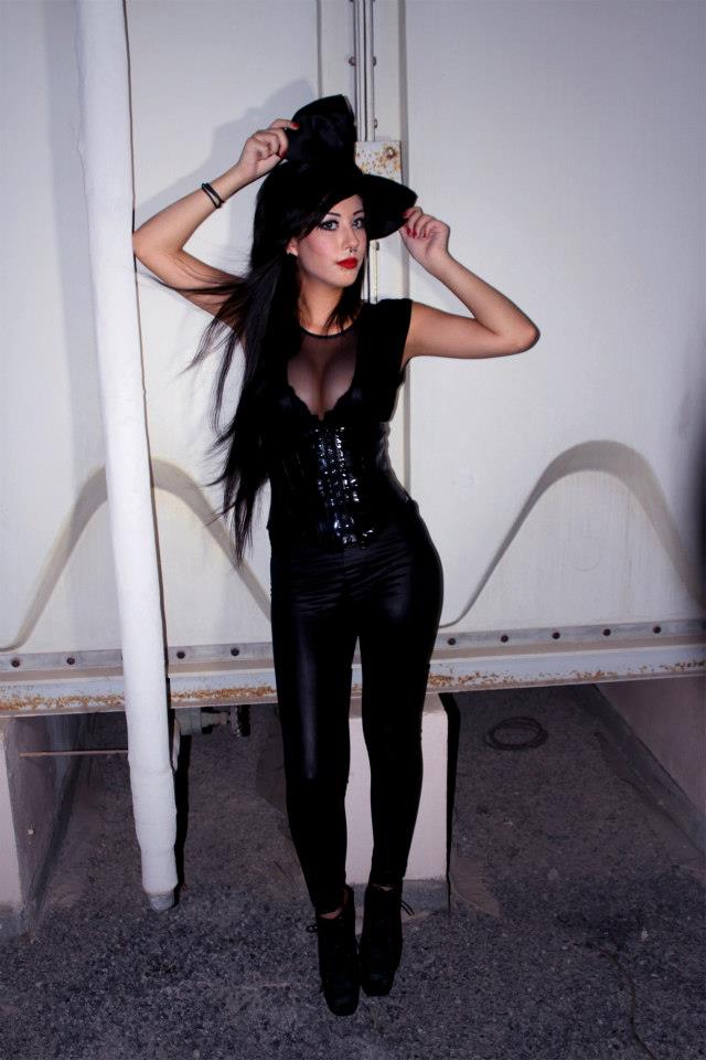 Female model photo shoot of Sandy SYN in Dubai