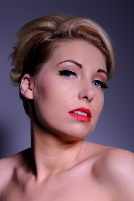 Female model photo shoot of Fiona brunt