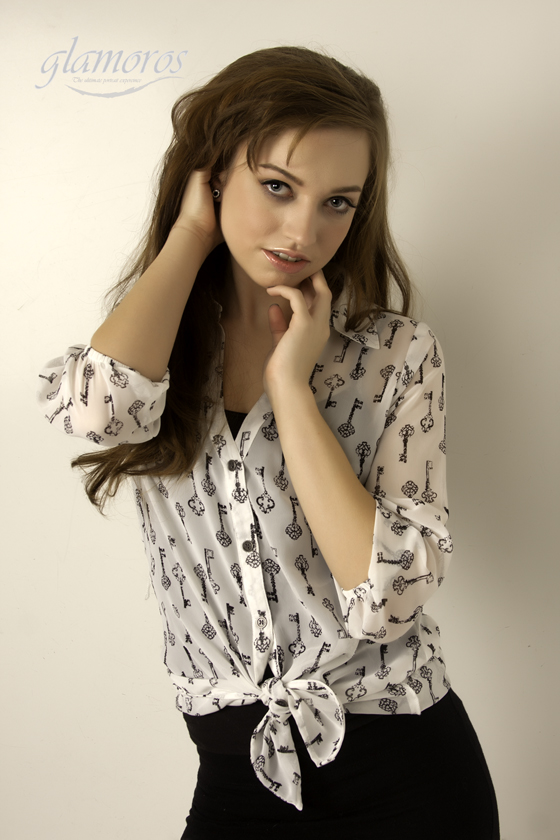 Female model photo shoot of Alisha Noele in Kennewick, WA