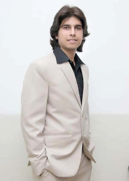 Male model photo shoot of Umar Shehzad Sahni