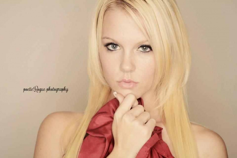 Female model photo shoot of Ashley Houck in Conroe Texas
