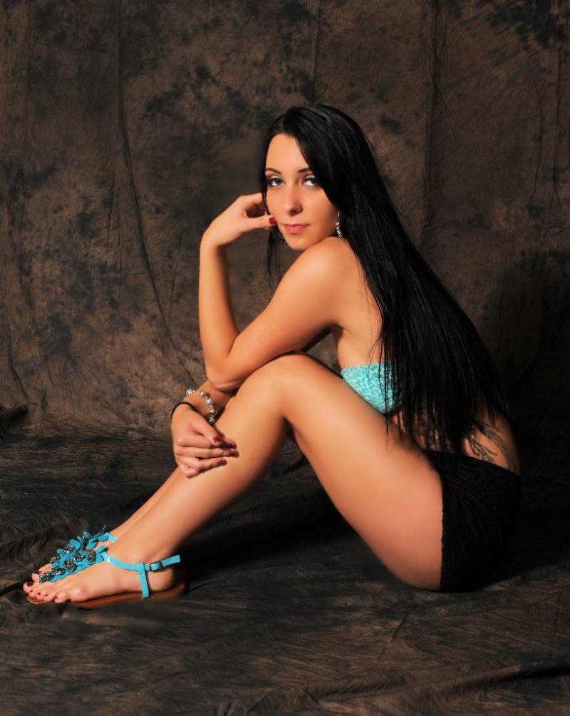Female model photo shoot of Alexis Benson