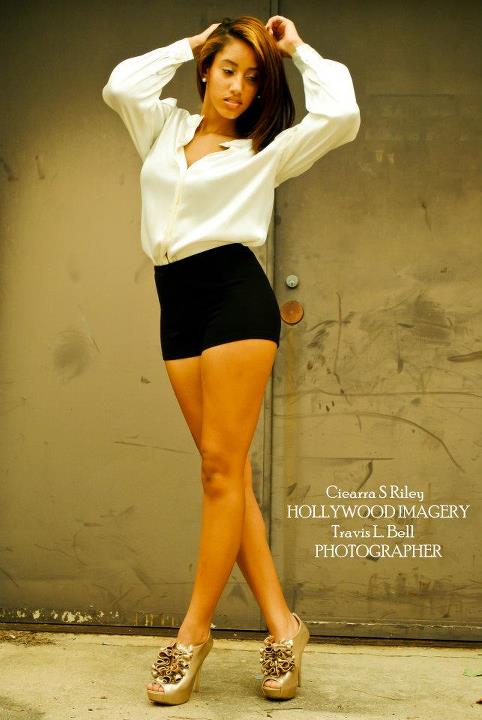 Female model photo shoot of Ciearra Riley