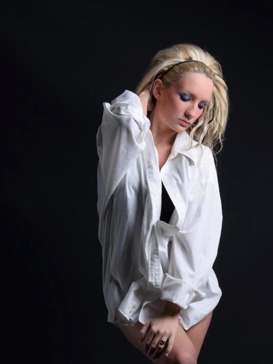Female model photo shoot of Tierney Lloyd