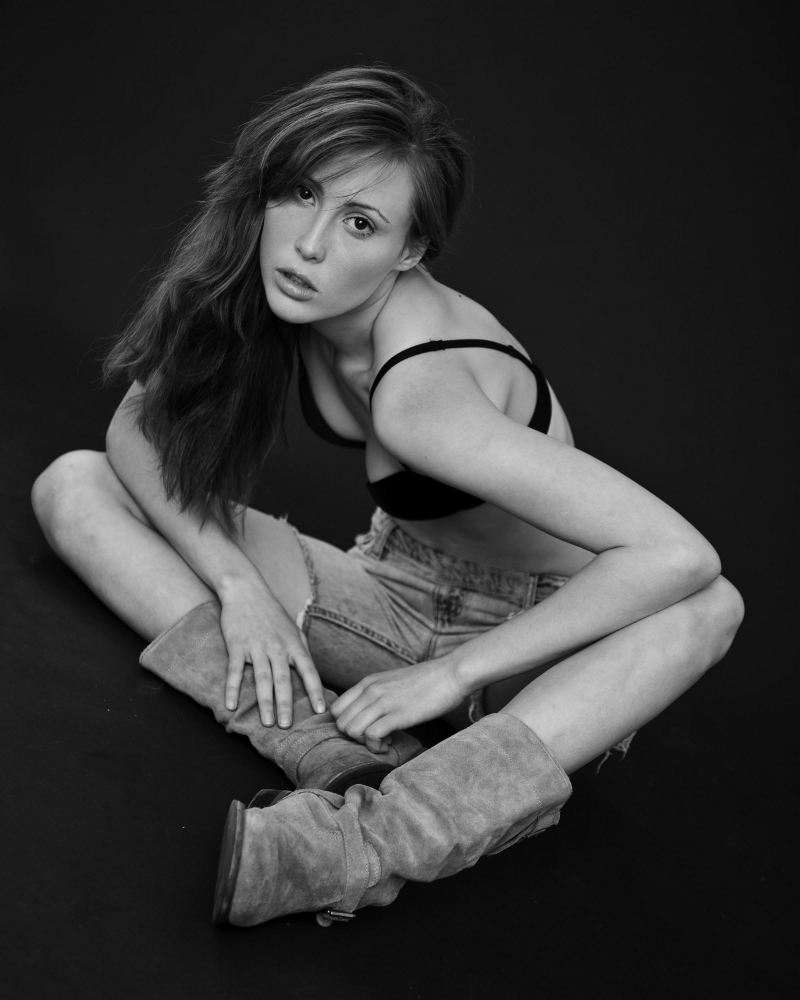 Female model photo shoot of Chuck Owens