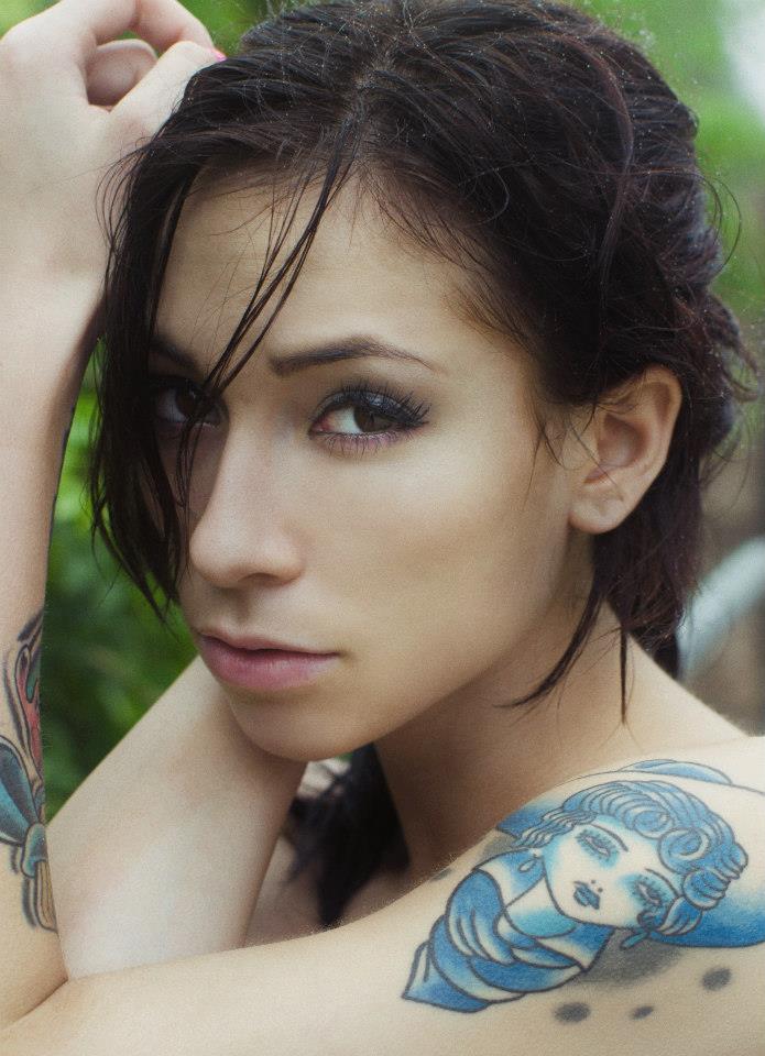 Female model photo shoot of Lauren Kuvent by phox3x50x