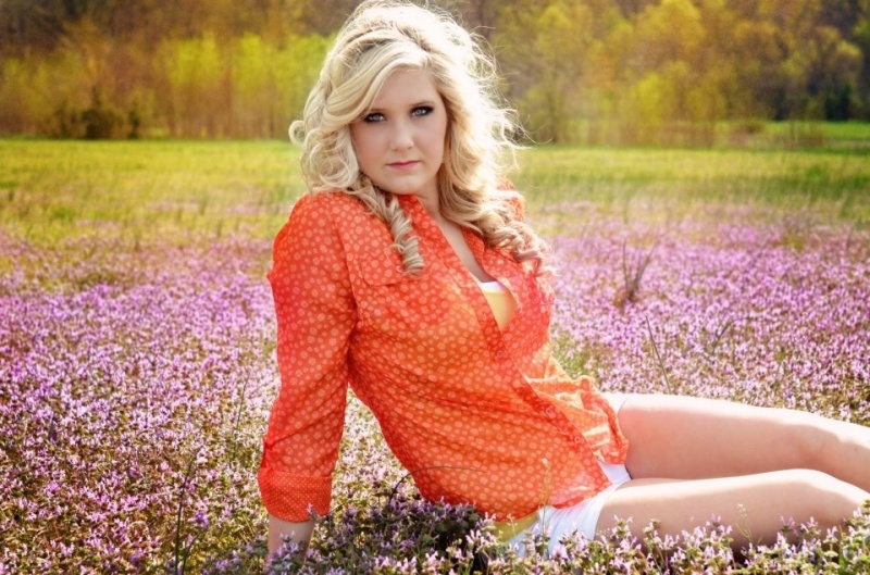 Female model photo shoot of Reagan Lynne in Perryville