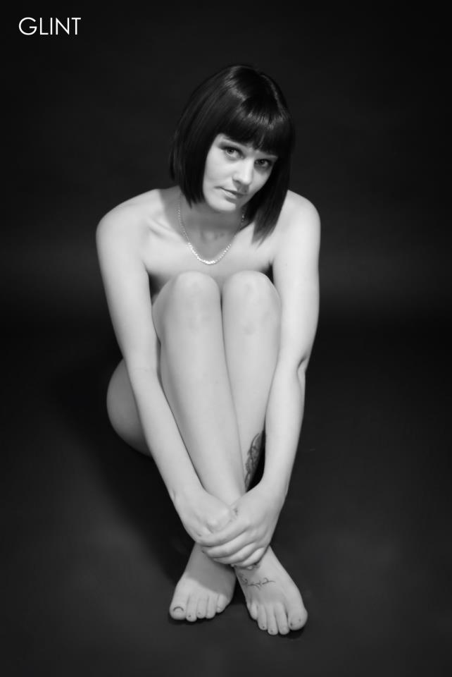 Female model photo shoot of toni skutela
