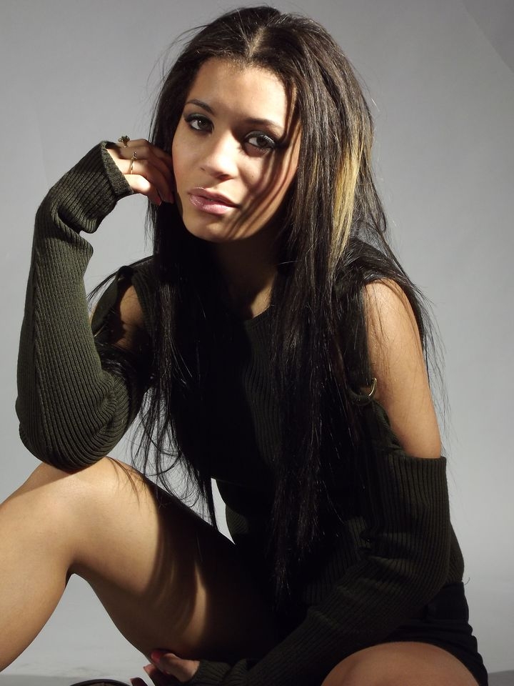 Female model photo shoot of Teshara Yvonne