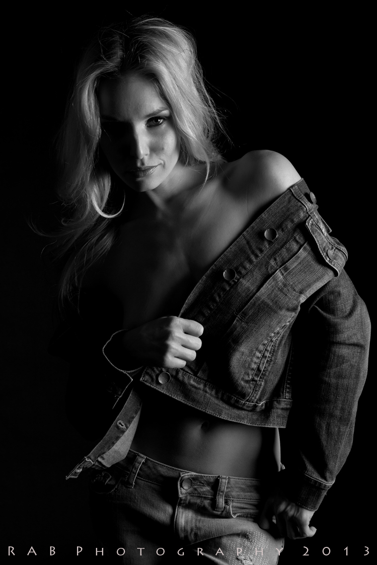 Female model photo shoot of Liz Ashley by RAB Photos