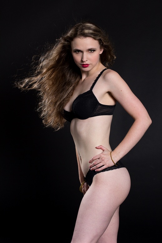 Female model photo shoot of Miss Misti by FelRod Photography