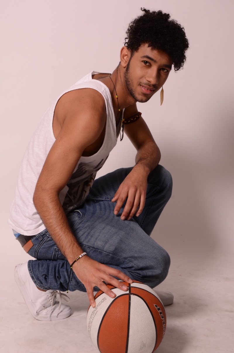 Male model photo shoot of Angel Amaral 